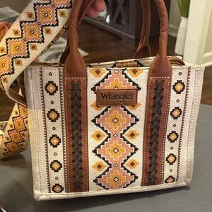 Wrangler Women's Tan and Cream Geometric Tote